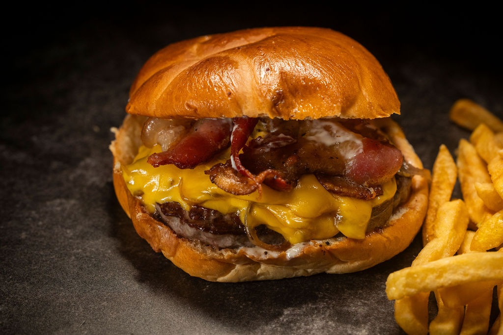 Premium Aged Meat Burguer with Cheddar -Bacon